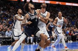 爱游戏体育官网-火箭完胜灰熊，保罗状态火热