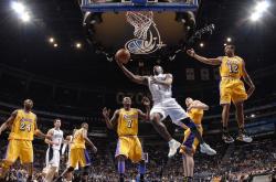 AYXapp下载-塔图姆完成里程碑，广东队斩落火箭，跨越东西的篮球传奇