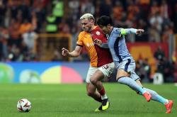 爱游戏体育-阿扎尔梅西交锋——欧洲杯将上演谁与争锋