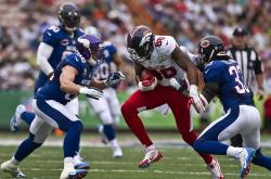 爱游戏官方-阿隆索状态火热，红牛车队上演惊天逆转，力压迈凯伦夺魁