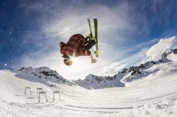 爱游戏体育-雷诺新星闪耀，皮亚斯特里火热状态助车队轻取威廉姆斯