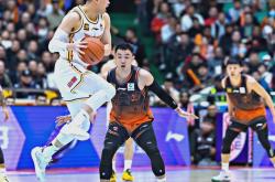 AYX官方直播-争奇斗艳，篮球盛宴再度上演的简单介绍