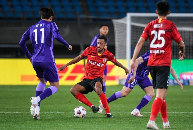 包含亚泰主场力克泰达，咬住保级尾巴追逐保级希望的词条