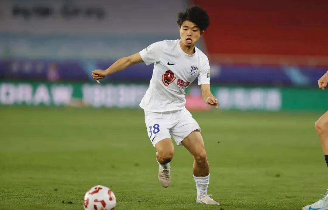 抢先一步!实力雄厚的球队晋级的简单介绍 抢先一步!实力雄厚的球队晋级的简单介绍