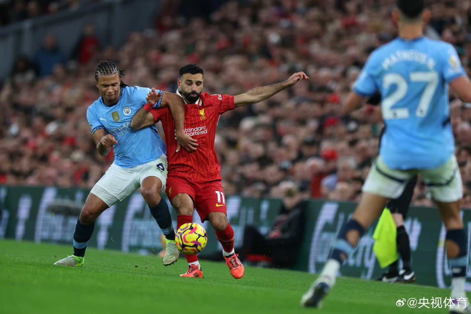 利物浦客场战胜对手，继续追赶领头羊