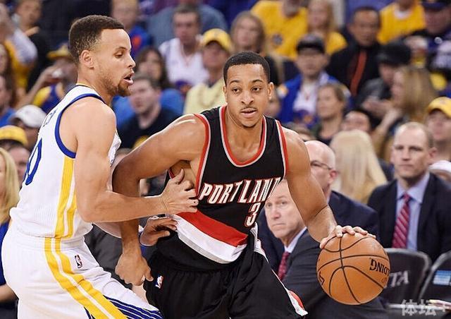 公牛翻盘爵士，麦科勒姆带队取胜