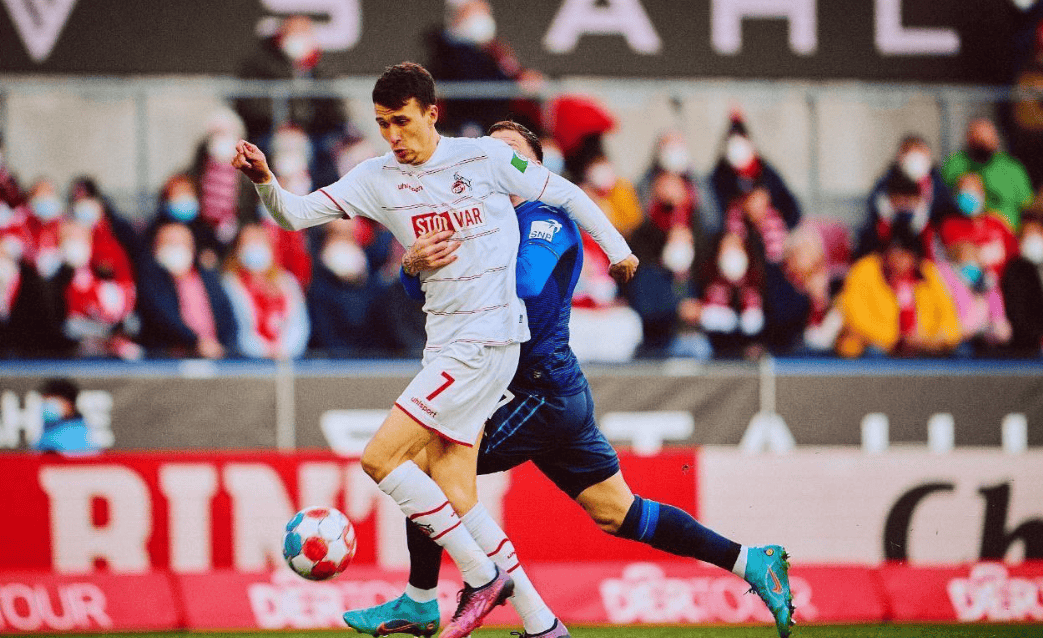 包含云达不莱梅客场击败对手，保持胜利势头的词条