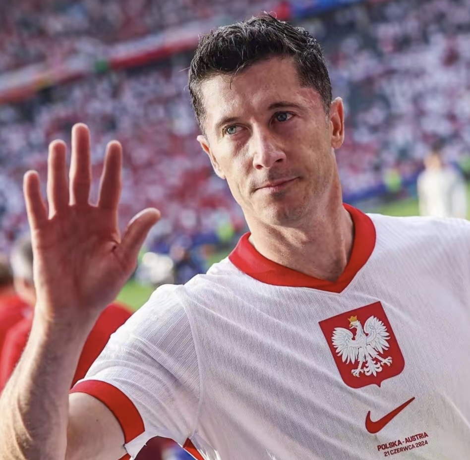 波兰险胜塞内加尔,莱万高光表现的简单介绍 波兰险胜塞内加尔,莱万高光表现的简单介绍