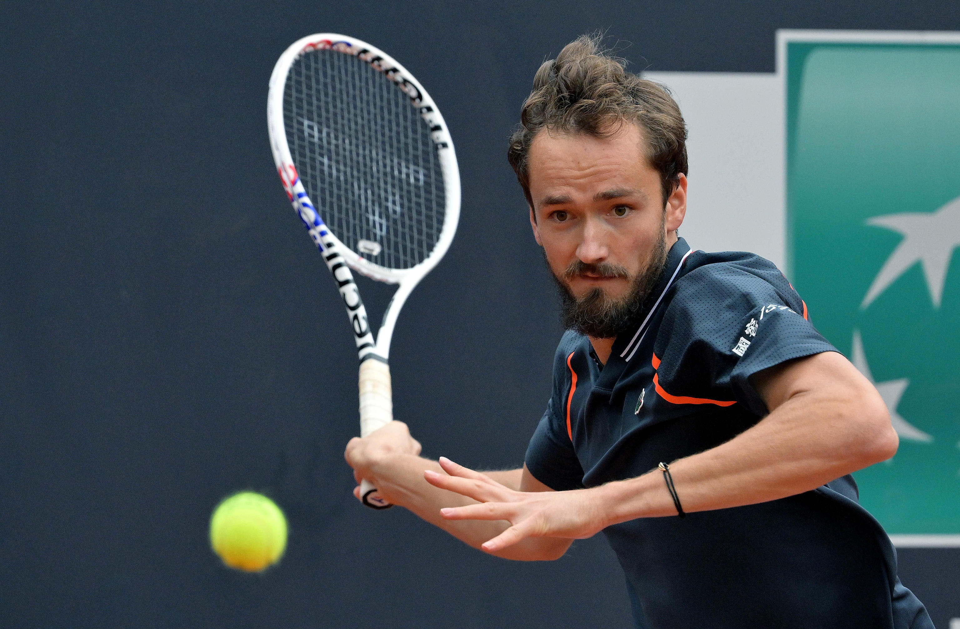 ATP总决赛鏖战联合杯,梅德韦杰夫点燃赛场 ATP总决赛鏖战联合杯,梅德韦杰夫点燃赛场