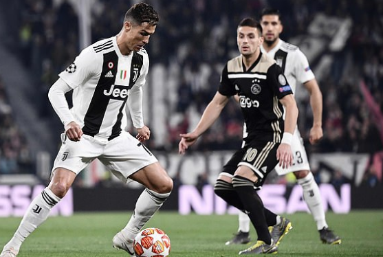 尤文轻取勒沃库森,阿尔瓦雷斯带队取胜 尤文轻取勒沃库森,阿尔瓦雷斯带队取胜