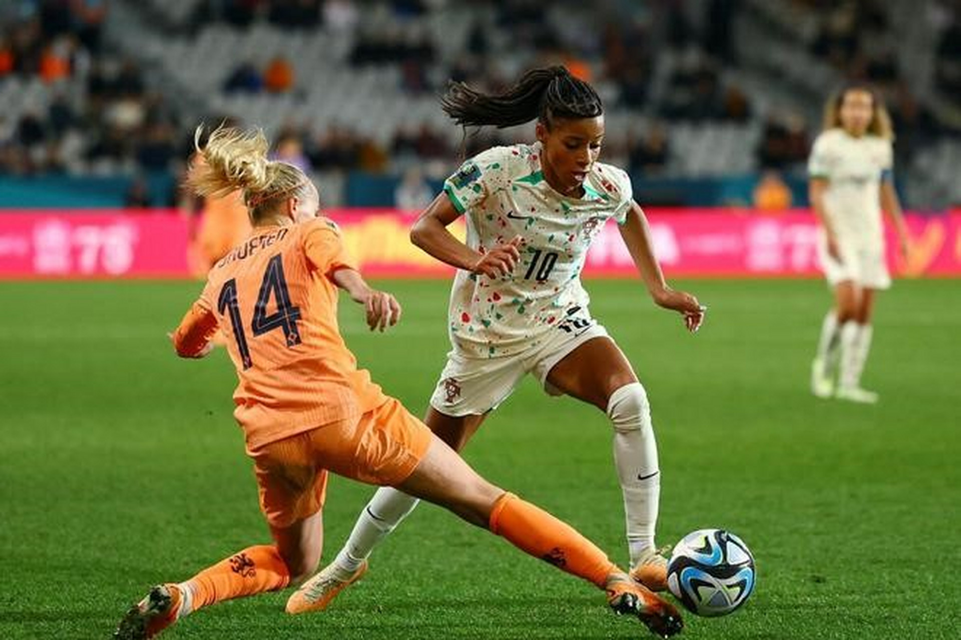 包含葡萄牙女足遭遇困难,惊险晋级国际友谊赛的词条 包含葡萄牙女足遭遇困难,惊险晋级国际友谊赛的词条