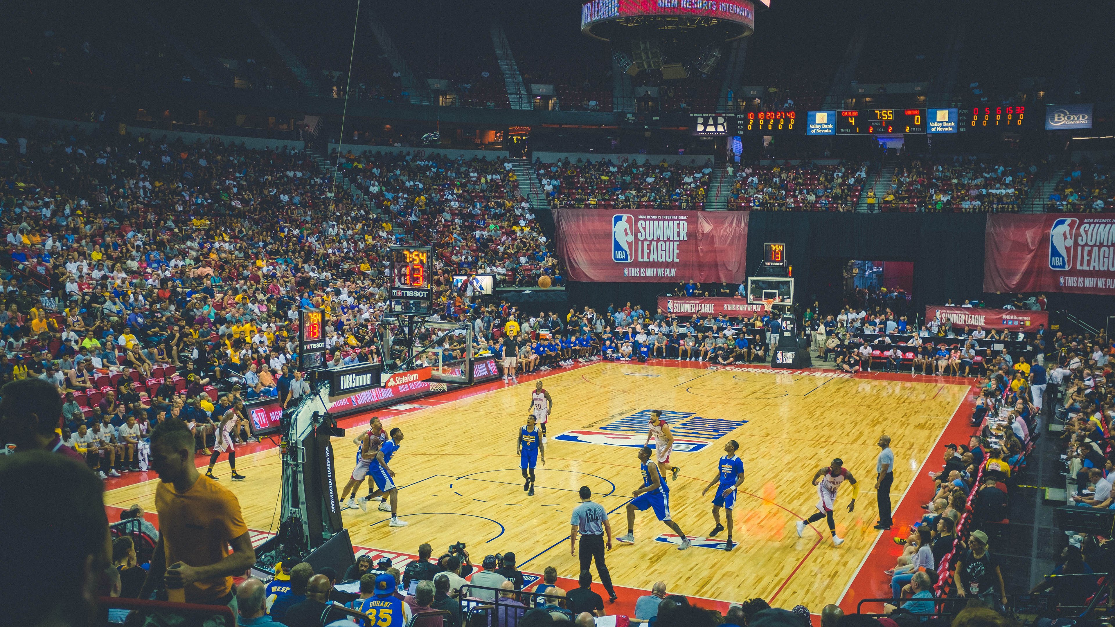 拉文全场最佳无争议,广东队防守锁死太阳的战术密码