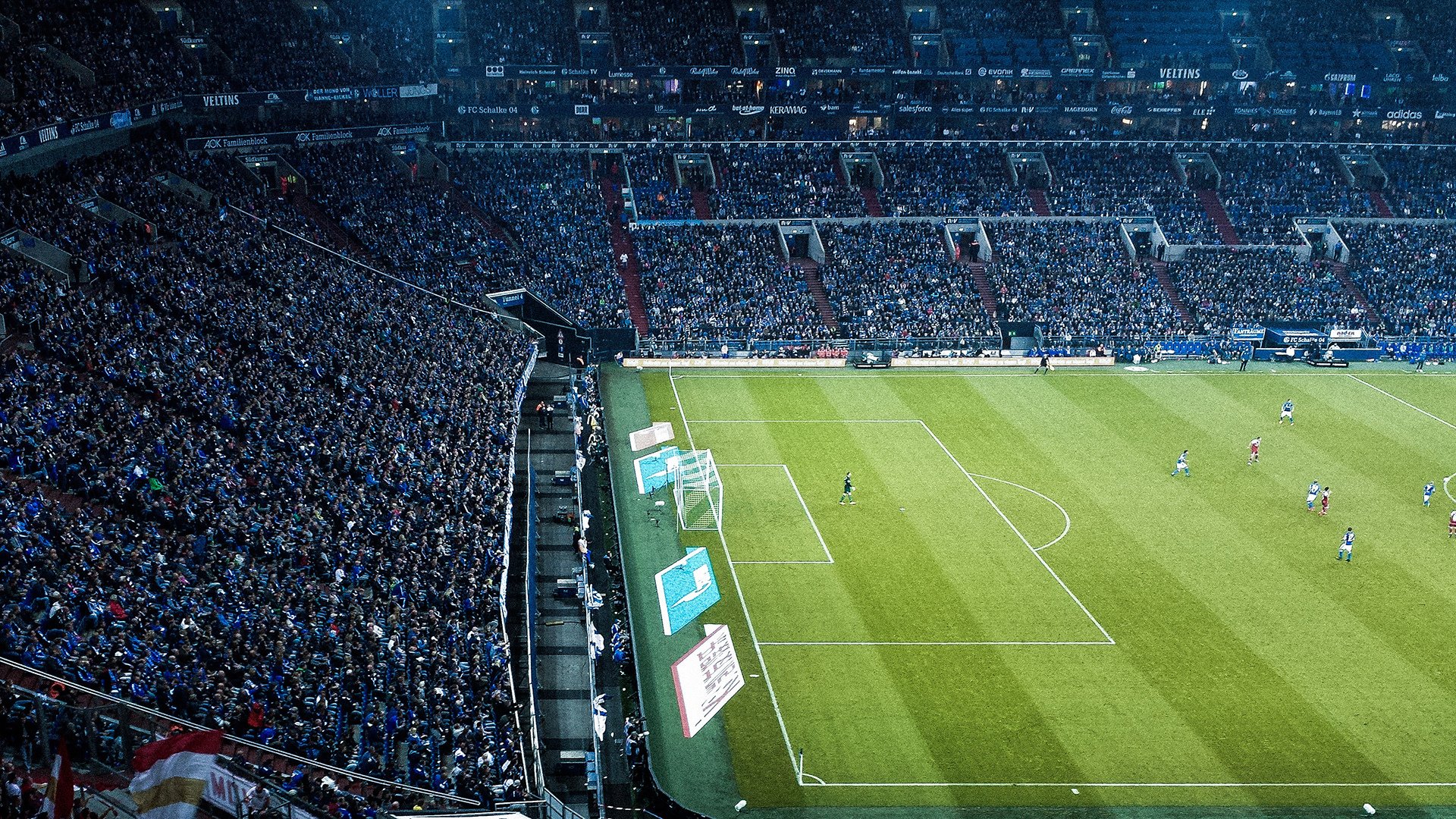 德甲争冠战焦点战,马赛争冠战胜出美国,足球世界的新格局?