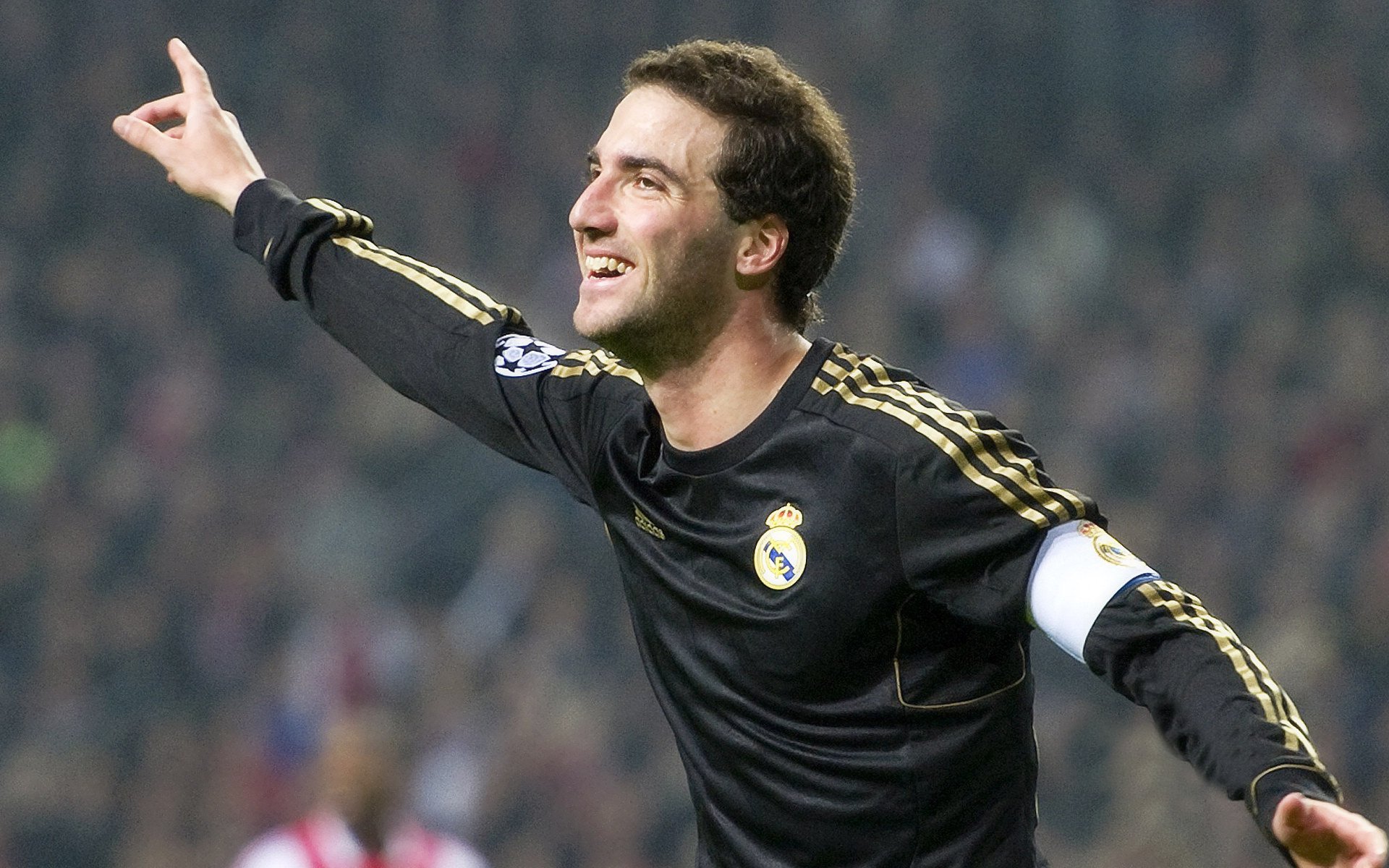 巴尔韦德引擎全开撕裂防线，加纳末节风暴逆转威尔士—个人英雄主义与团队韧性的双重奏